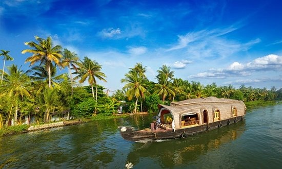 Unveiling Paradise: 10 Enchanting Kerala Honeymoon Places You Must Visit