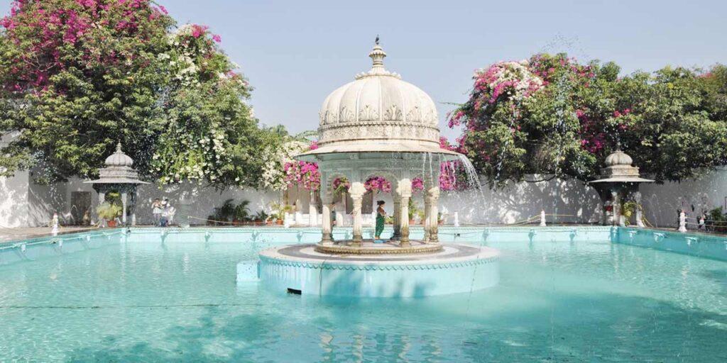 Top 10 places to visit in udaipur - उदयपुर में घूमने के लिए 10 श्रेष्ठ स्थान Top 10 places to visit in udaipur