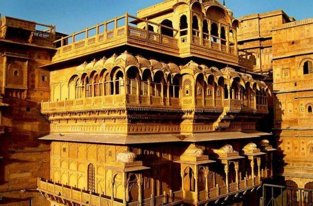 Top 10 Places to Visit in Jaisalmer - जैसलमेर में घूमने लायक श्रेष्ठ 10 स्थान Top 10 Places to Visit in Jaisalmer