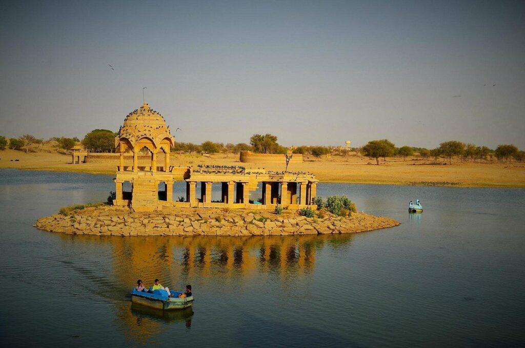 Top 10 Places to Visit in Jaisalmer - जैसलमेर में घूमने लायक श्रेष्ठ 10 स्थान Top 10 Gandhinagar Tourist Places