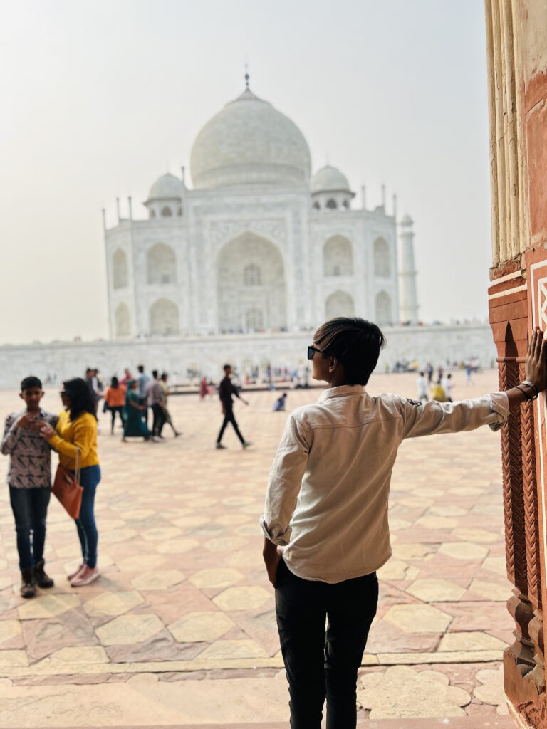 taj mahal photo pose