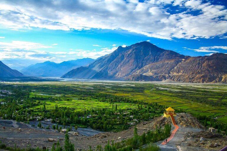 लेह लदाख की ये 10 जगह आपने कभी नहीं देखि होगी ! - Places To Visit In Leh Ladakh लेह लदाख की ये 10 जगह आपने कभी नहीं देखि होगी !